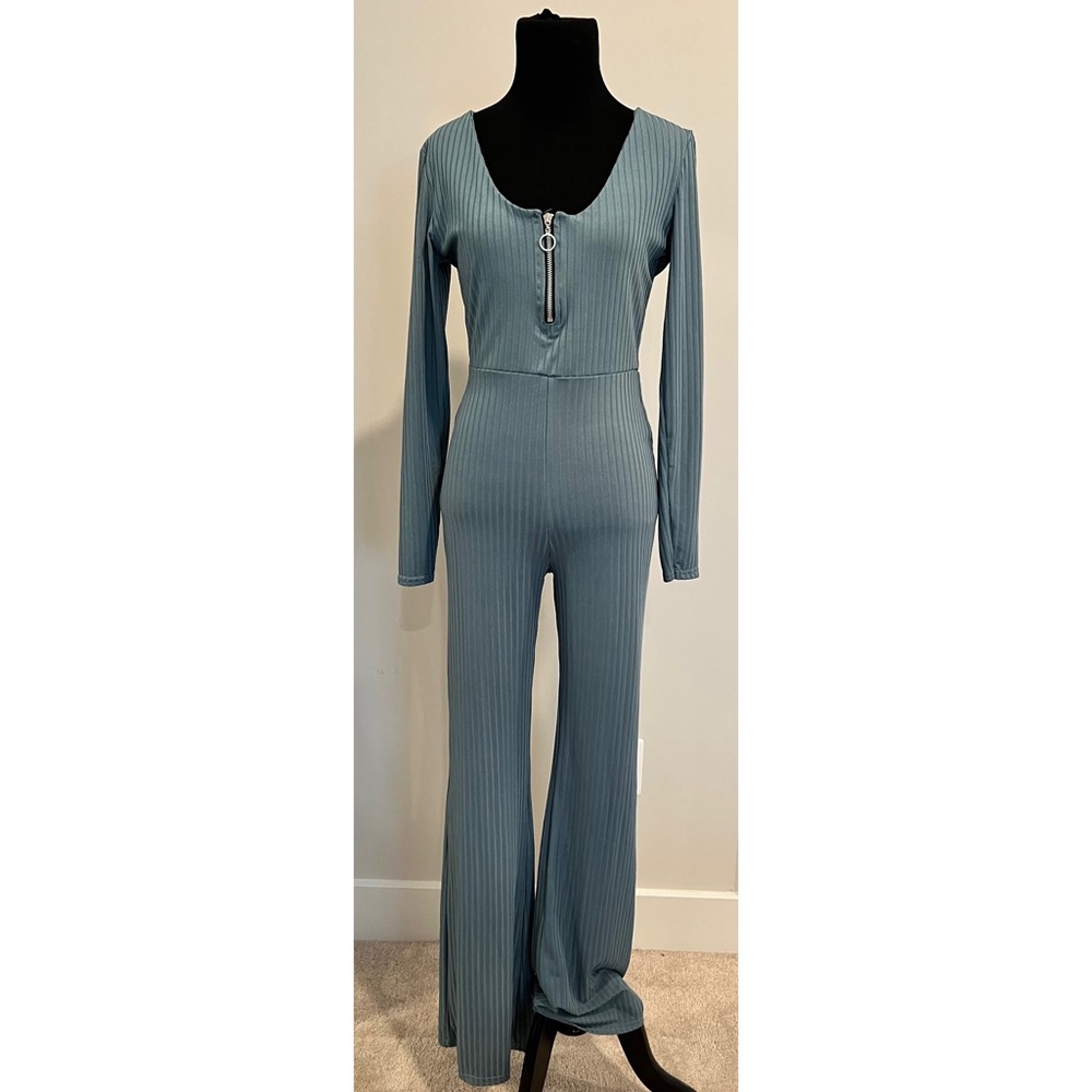 Club L London plunge zip front wide leg jumpsuit, size 8, runs small